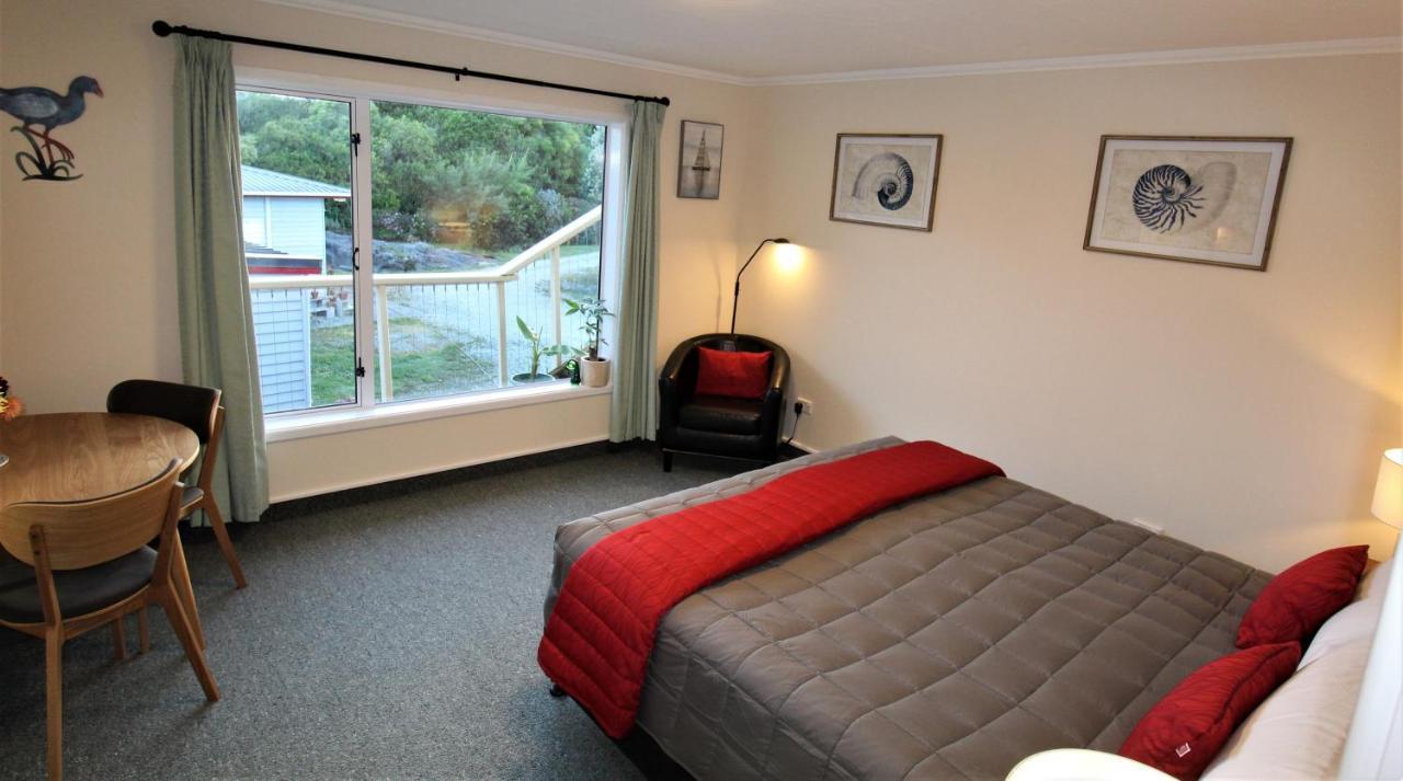 Labyrinth Gardens Guest House Takaka Exteriör bild